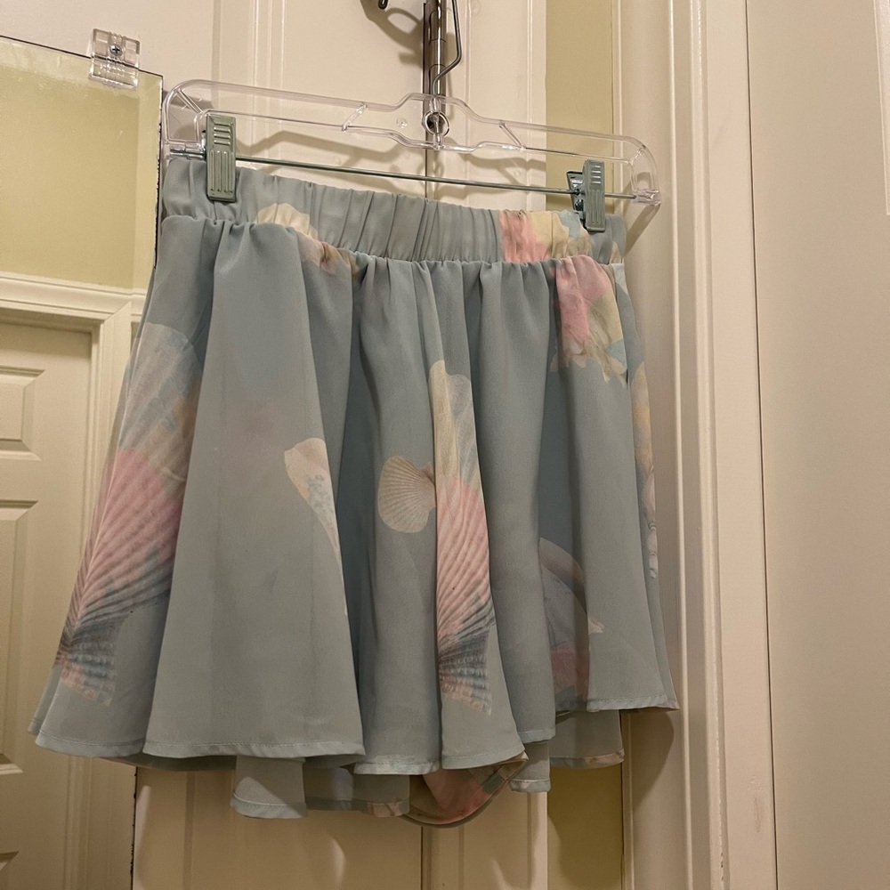 Show Me Your MuMu skort size small